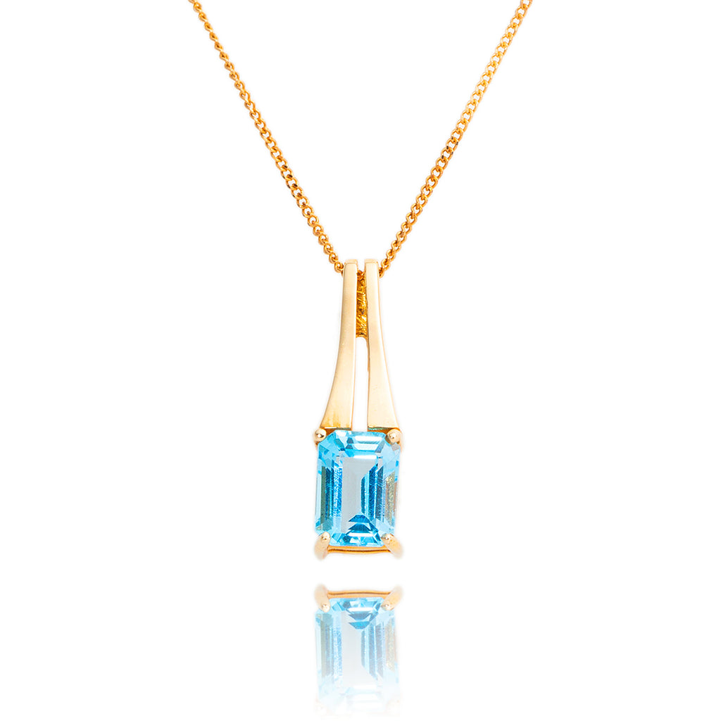 10kt Yellow Gold Blue Topaz Pendant Default Title